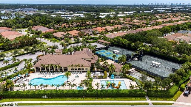 13852 Luna DR, Naples, FL 34109