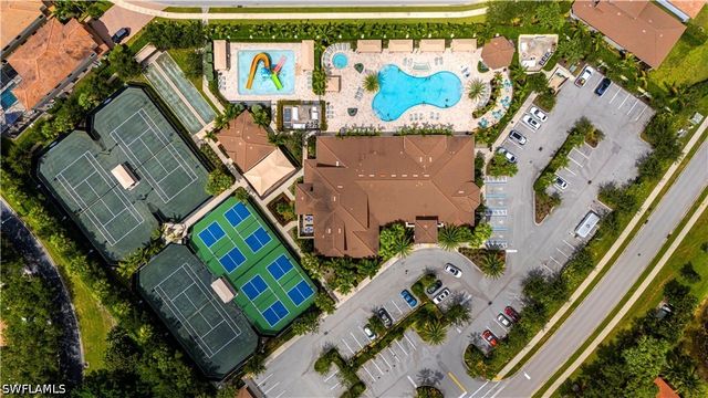 13852 Luna DR, Naples, FL 34109