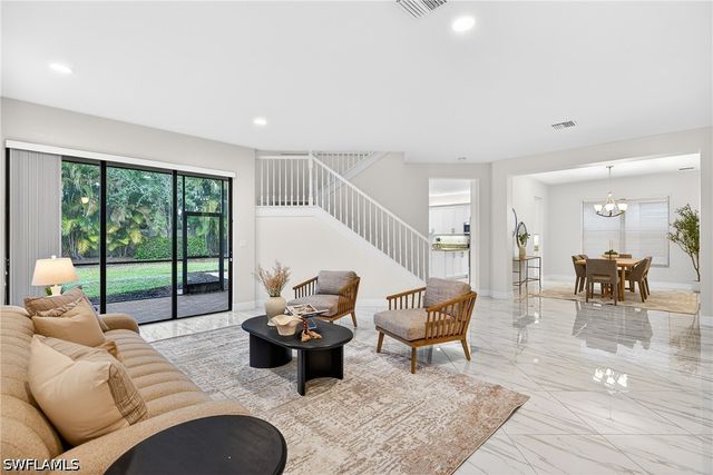 13852 Luna DR, Naples, FL 34109