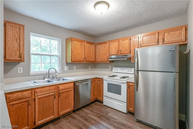 653 Diamond Circle, Ravenna, OH 44266