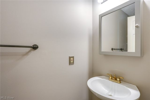 653 Diamond Circle, Ravenna, OH 44266
