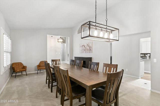 8611 W FOOTHILL Drive, Peoria, AZ 85383