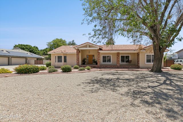 8611 W FOOTHILL Drive, Peoria, AZ 85383