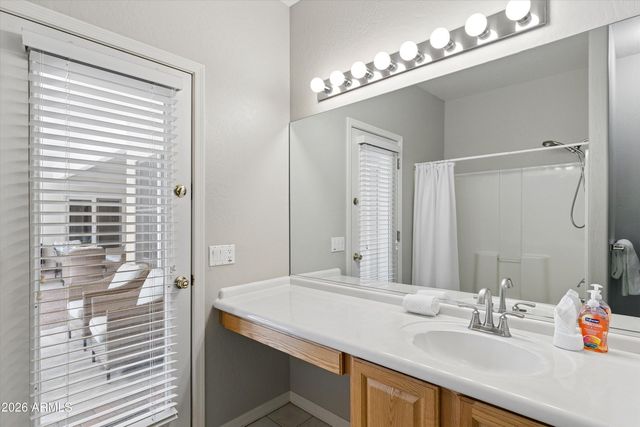 8611 W FOOTHILL Drive, Peoria, AZ 85383