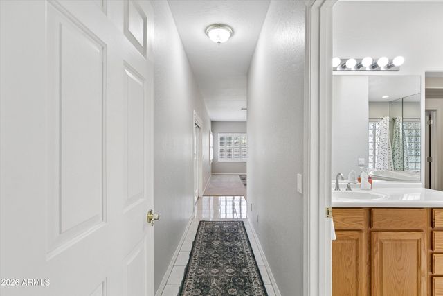 8611 W FOOTHILL Drive, Peoria, AZ 85383