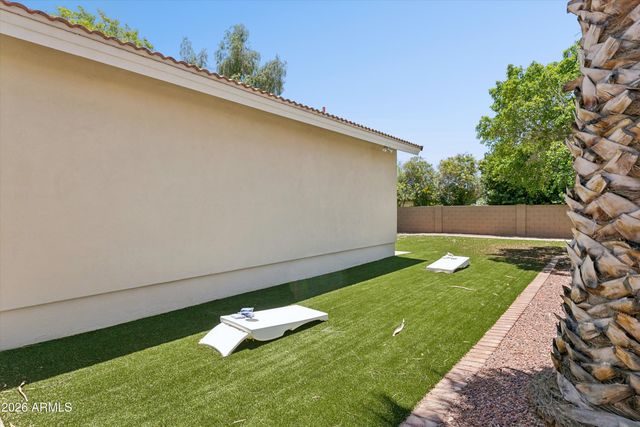 8611 W FOOTHILL Drive, Peoria, AZ 85383