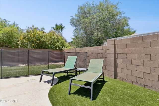 8611 W FOOTHILL Drive, Peoria, AZ 85383
