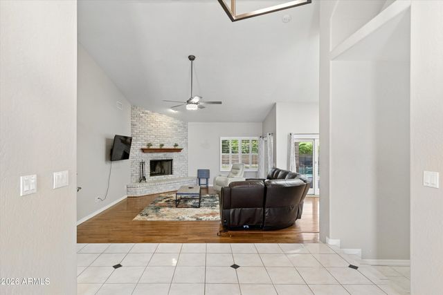 8611 W FOOTHILL Drive, Peoria, AZ 85383