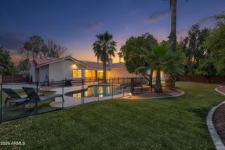 8611 W FOOTHILL Drive, Peoria, AZ 85383