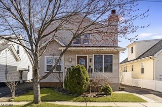 12 Roosevelt Pl, Fair Lawn Boro, NJ 07410