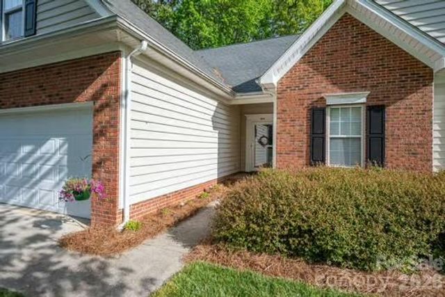 1614 Iverness Court, Gastonia, NC 28056