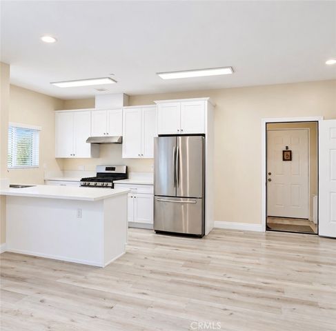 2500 Hermosa Ave C, Montrose, CA 91020