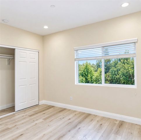 2500 Hermosa Ave C, Montrose, CA 91020