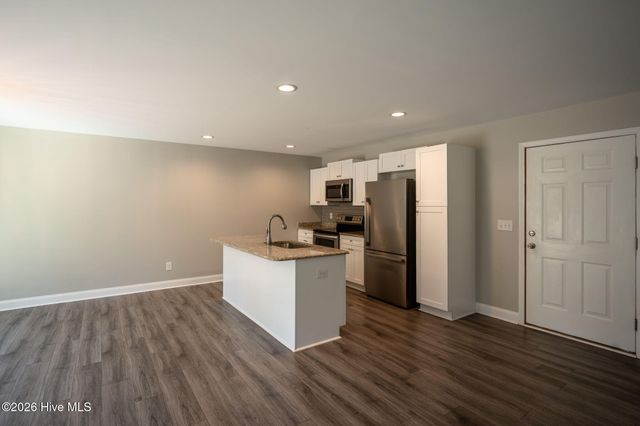 730 W Illinois Avenue, Southern Pines, NC 28387