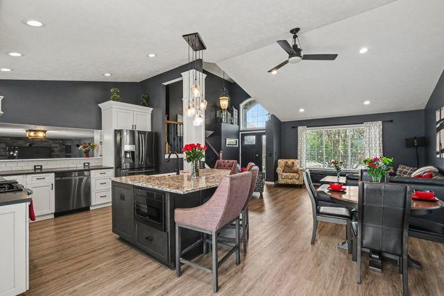 6630 Cannon Farms Drive NE, Rockford, MI 49341