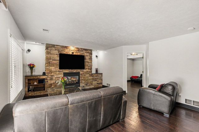 6630 Cannon Farms Drive NE, Rockford, MI 49341