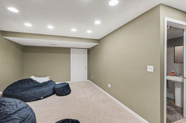 6630 Cannon Farms Drive NE, Rockford, MI 49341