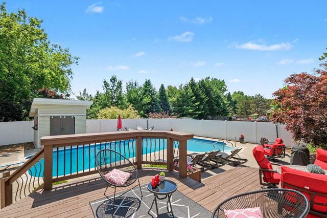 6630 Cannon Farms Drive NE, Rockford, MI 49341