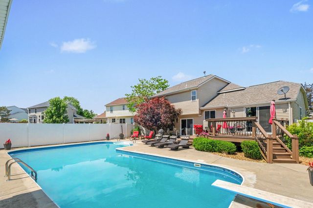 6630 Cannon Farms Drive NE, Rockford, MI 49341