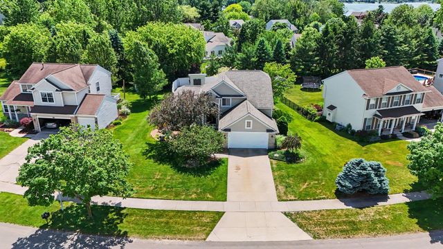 6630 Cannon Farms Drive NE, Rockford, MI 49341