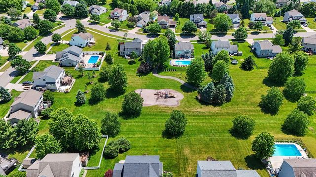 6630 Cannon Farms Drive NE, Rockford, MI 49341