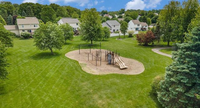 6630 Cannon Farms Drive NE, Rockford, MI 49341