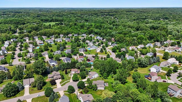 6630 Cannon Farms Drive NE, Rockford, MI 49341