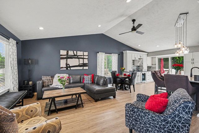 6630 Cannon Farms Drive NE, Rockford, MI 49341