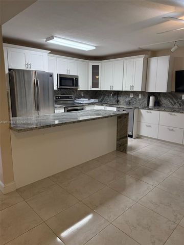 20381 NE 30th Ave 118-7, Aventura, FL 33180