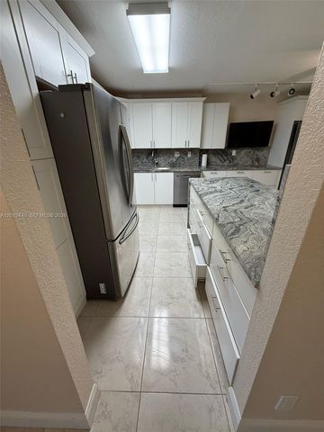 20381 NE 30th Ave 118-7, Aventura, FL 33180
