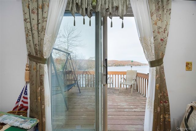 1098 292 Route, Holmes, NY 12531