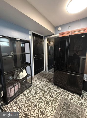 33 UNDERWOOD RD, Levittown, PA 19056