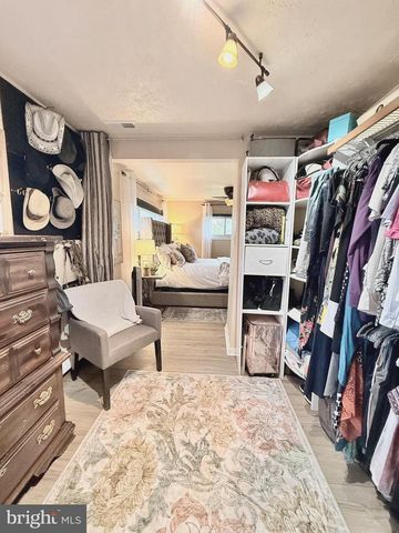 33 UNDERWOOD RD, Levittown, PA 19056