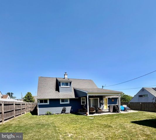 33 UNDERWOOD RD, Levittown, PA 19056