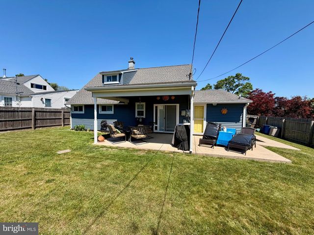 33 UNDERWOOD RD, Levittown, PA 19056