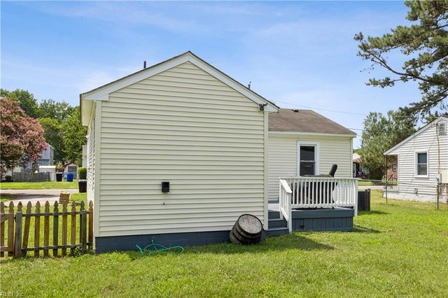 209 Woodstock ST, Portsmouth, VA 23701