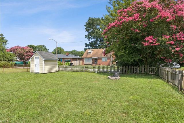 209 Woodstock ST, Portsmouth, VA 23701
