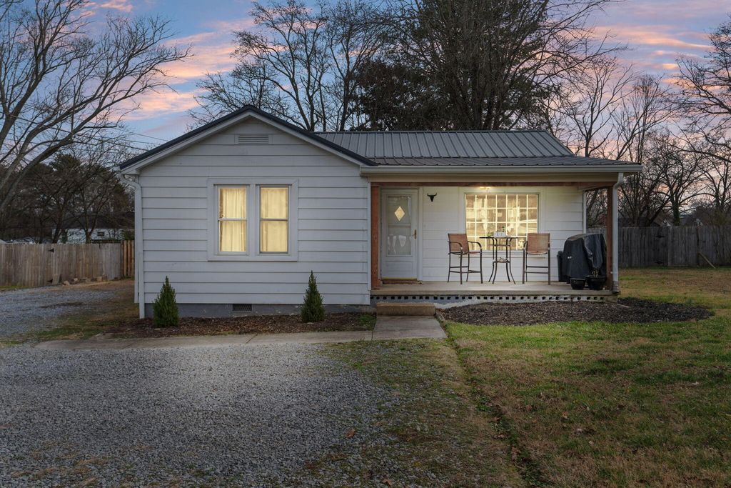 910 NW Georgetown Road, NW, Cleveland, TN 37311