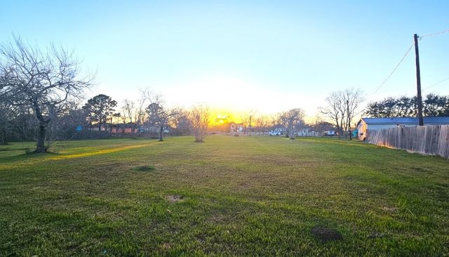 4127 Grand Boulevard, Dickinson, TX 77539