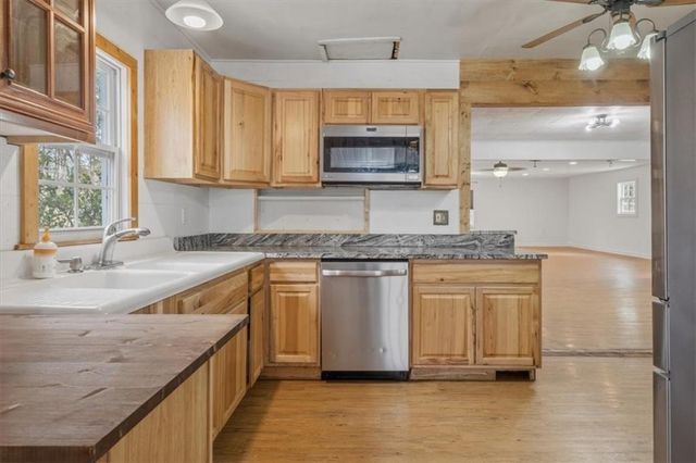 1491 Booze Mountain SE Road, Silver Creek, GA 30173