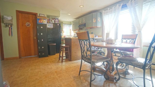 92 Walter St, Chicopee, MA 01013
