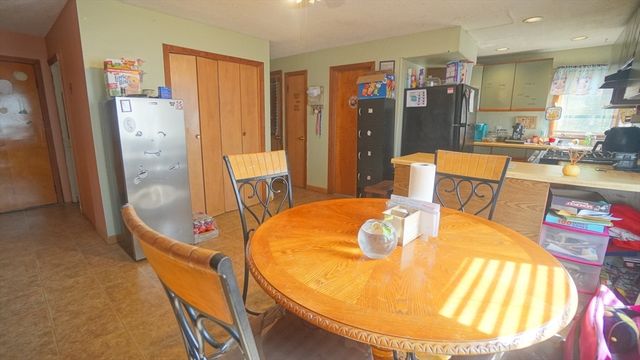 92 Walter St, Chicopee, MA 01013