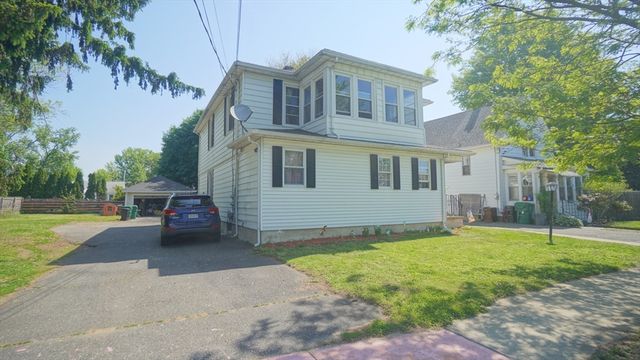92 Walter St, Chicopee, MA 01013