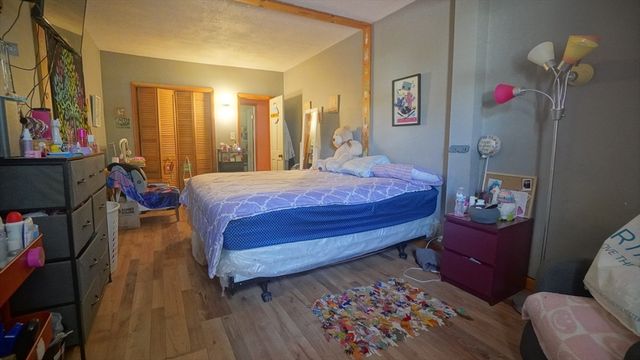 92 Walter St, Chicopee, MA 01013
