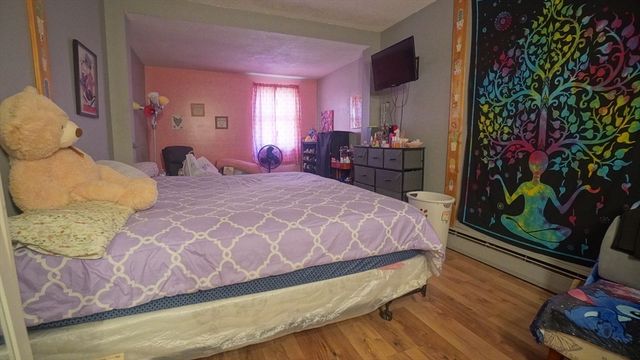 92 Walter St, Chicopee, MA 01013