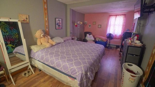 92 Walter St, Chicopee, MA 01013