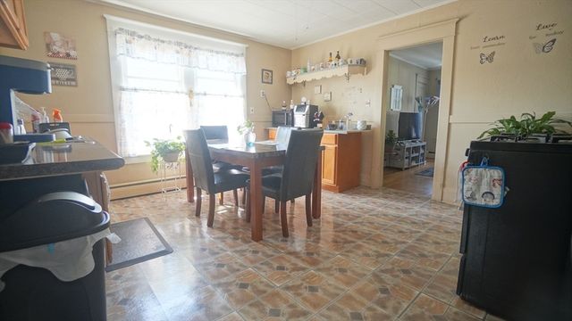 92 Walter St, Chicopee, MA 01013