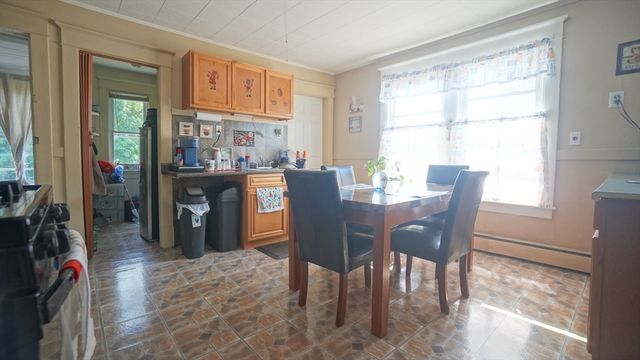 92 Walter St, Chicopee, MA 01013