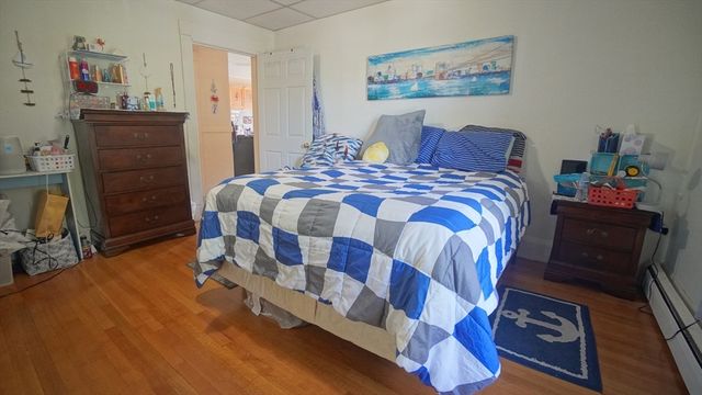 92 Walter St, Chicopee, MA 01013