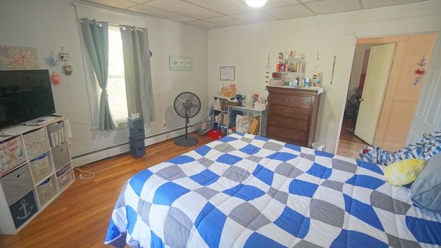 92 Walter St, Chicopee, MA 01013